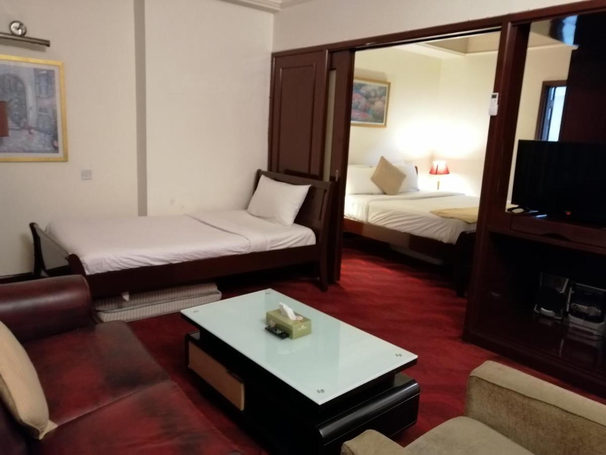 Kl Landmark Apartment At Berjay Times Square Kuala Lumpur Luaran gambar